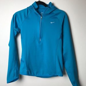 📍SOLD📍Women small Nike DriFit & Nike Element Thumb holes